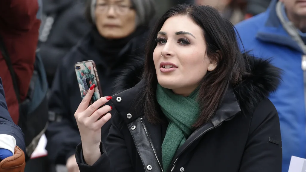 Laura Loomer Biography, Wikipediaa, Net Worth, Age, Height, Weight, Ethnicity, Nationality